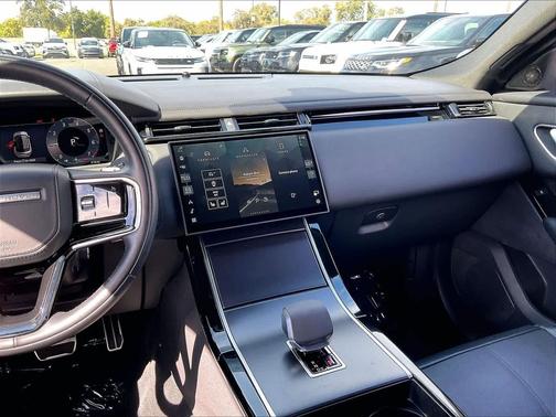 Zadar Grey Premium Metallic 2026 Land Rover Range Rover Velar P250 SE R-Dynamic