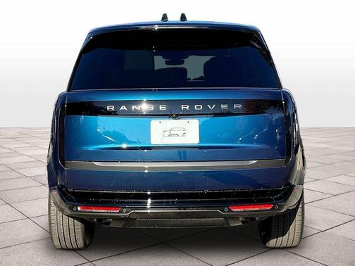 2025 Land Rover Range Rover P400 SE 7 Seat