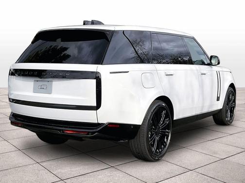 2026 Land Rover Range Rover P400 SE 7 Seat