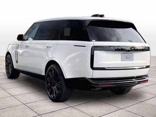 2026 Land Rover Range Rover P400 SE 7 Seat