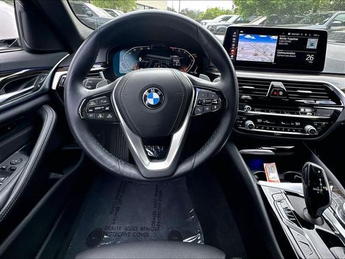 Mineral White Metallic 2021 BMW 540 540i