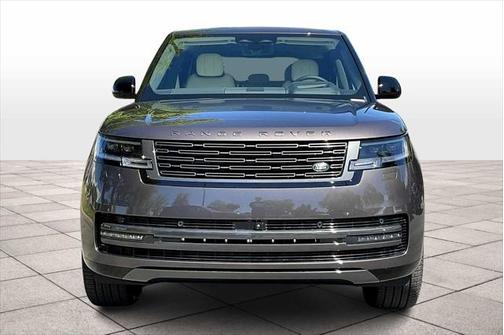 2025 Land Rover Range Rover P550e SE