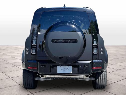 Santorini Black Metallic 2026 Land Rover Defender P400 X-Dynamic SE