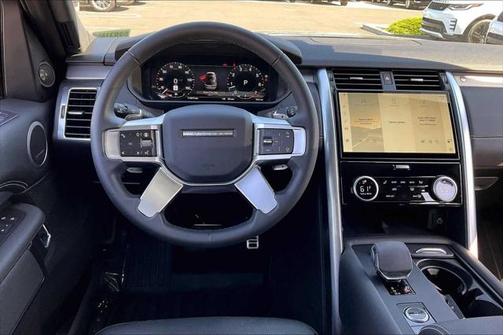 2024 Land Rover Discovery P360 Dynamic SE