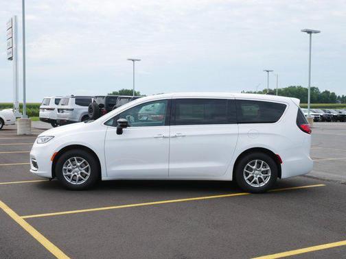 2025 Chrysler Pacifica L