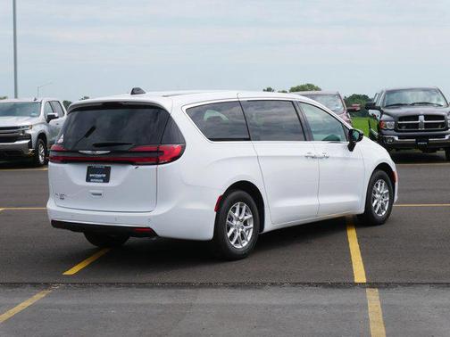 2025 Chrysler Pacifica L