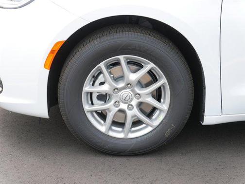 2025 Chrysler Pacifica L