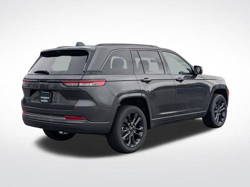 Baltic Gray Metallic Clearcoat 2026 Jeep Grand Cherokee Limited