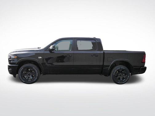 Diamond Black Crystal Pearlcoat 2026 RAM 1500 Big Horn/Lone Star
