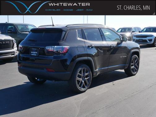 Diamond Black Crystal Pearlcoat 2026 Jeep Compass Limited