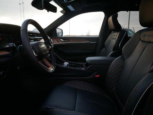 2025 Jeep Grand Cherokee L Summit Reserve