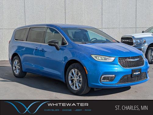 Hydro Blue Pearlcoat 2026 Chrysler Pacifica L