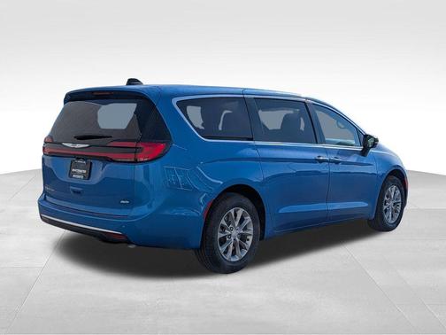 Hydro Blue Pearlcoat 2026 Chrysler Pacifica L