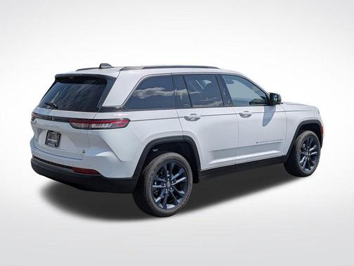 Bright White Clearcoat 2026 Jeep Grand Cherokee 85th Anniversay Edition 4x4