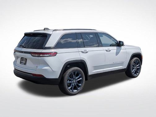 Bright White Clearcoat 2026 Jeep Grand Cherokee 85th Anniversay Edition 4x4