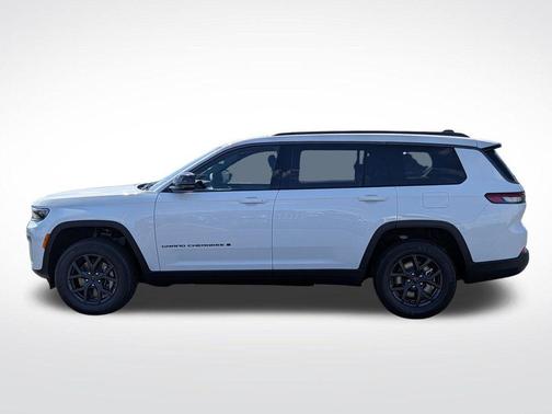 Bright White Clearcoat 2027 Jeep Grand Cherokee L Laredo