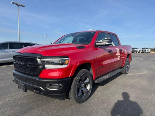 Redline 2 Coat Pearl 2022 RAM 1500 Big Horn/Lone Star