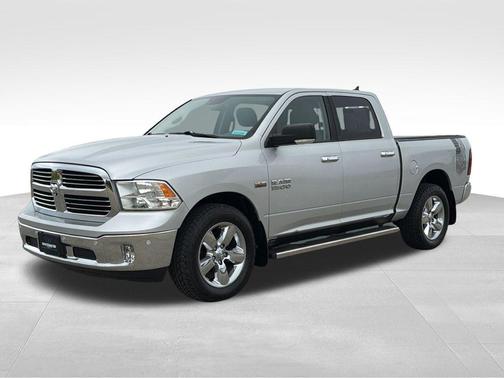 Bright Silver Metallic Clearcoat 2016 RAM 1500 Big Horn