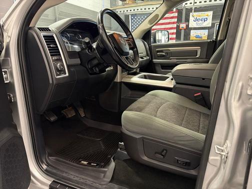 Bright Silver Metallic Clearcoat 2016 RAM 1500 Big Horn