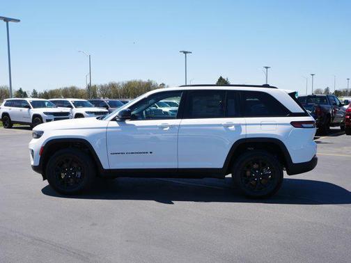 2025 Jeep Grand Cherokee Altitude