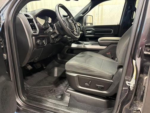 Granite Crystal Metallic Clearcoat 2024 RAM 2500 Big Horn Crew Cab 4x4 6'4' Box