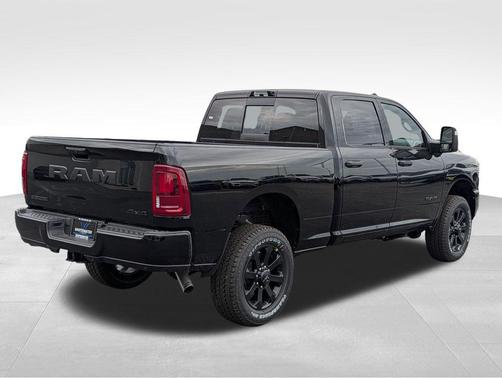 Diamond Black Crystal Pearlcoat 2026 RAM 2500 Big Horn Crew Cab 4x4 6'4' Box