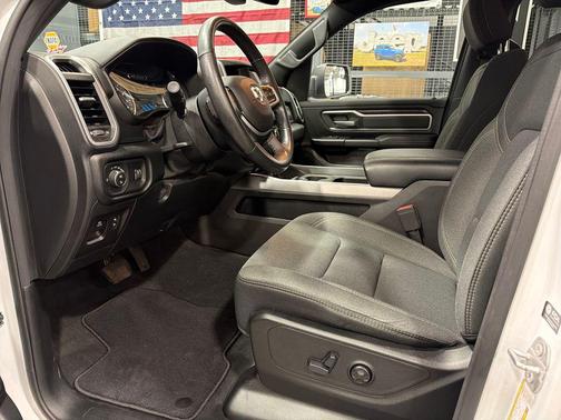 Bright White Clearcoat 2021 RAM 1500 Big Horn/Lone Star