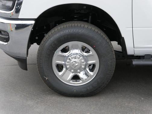 2026 RAM 2500 Tradesman Crew Cab 4x4 6'4' Box