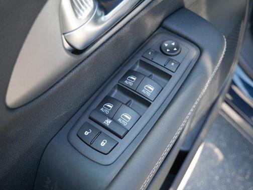 2025 Chrysler Pacifica L