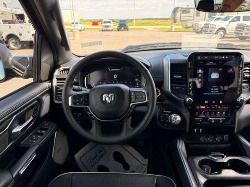 Diamond Black Crystal Pearlcoat 2025 RAM 1500 Laramie
