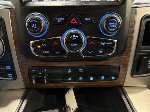 Black Clearcoat 2013 RAM 1500 Laramie