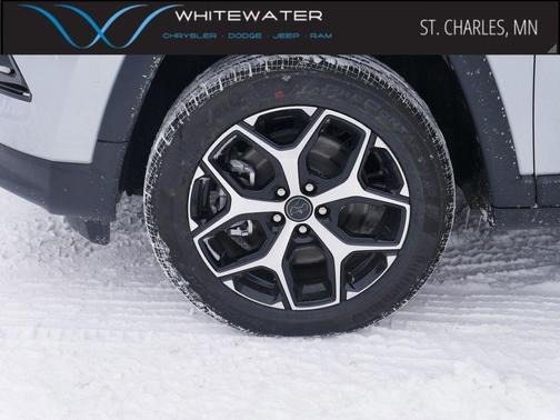 Silver Zynith Metallic Clearcoat 2026 Jeep Compass Limited