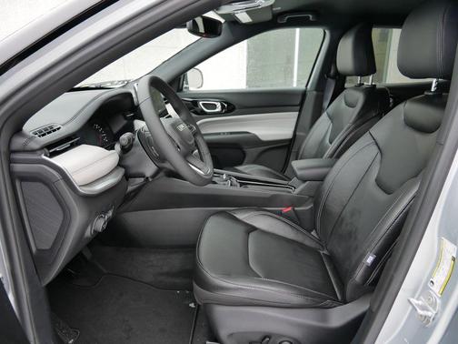 Silver Zynith Metallic Clearcoat 2026 Jeep Compass Limited