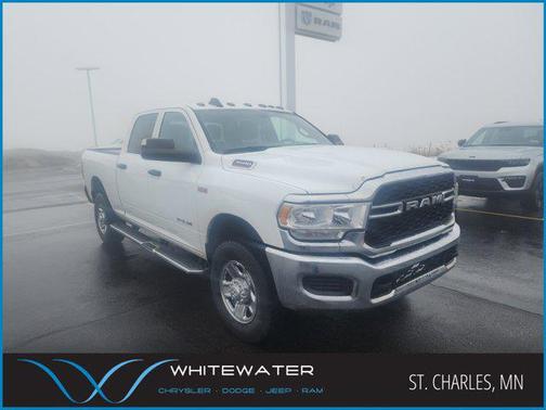 2022 RAM 3500 Tradesman Crew Cab 4x4 6'4' Box