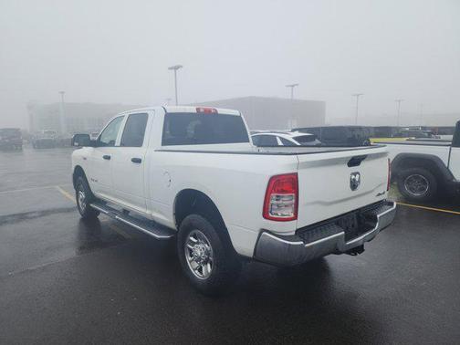 2022 RAM 3500 Tradesman Crew Cab 4x4 6'4' Box