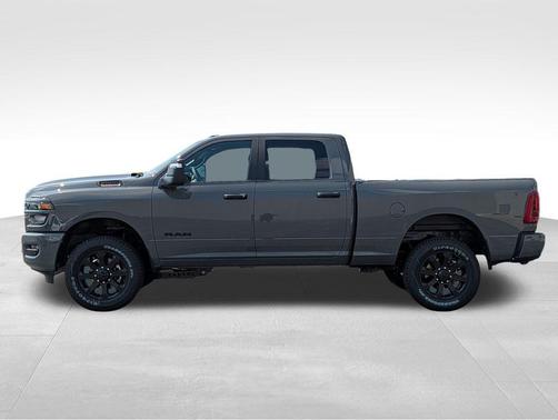 Ceramic Gray Clearcoat 2026 RAM 2500 Big Horn Crew Cab 4x4 6'4' Box