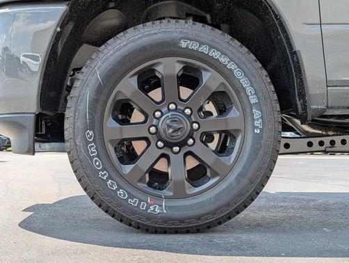 Ceramic Gray Clearcoat 2026 RAM 2500 Big Horn Crew Cab 4x4 6'4' Box