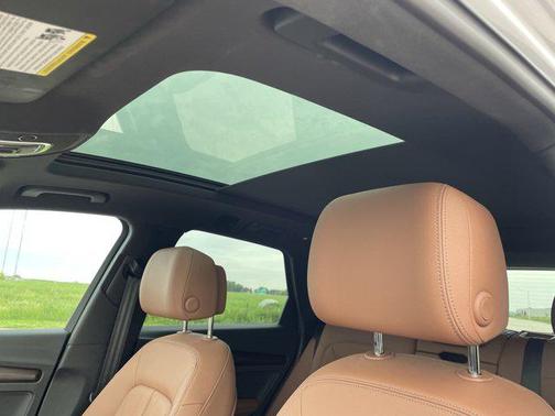 2022 Audi Q5 40 Premium Plus
