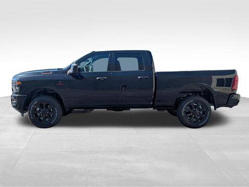 Diamond Black Crystal Pearlcoat 2026 RAM 2500 Big Horn Crew Cab 4x4 6'4' Box