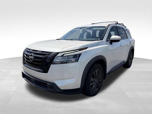 Pearl White Tricoat 2022 Nissan Pathfinder SV 2WD