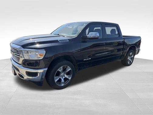 Diamond Black Crystal Pearlcoat 2023 RAM 1500 Laramie