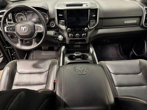 Diamond Black Crystal Pearlcoat 2023 RAM 1500 Laramie