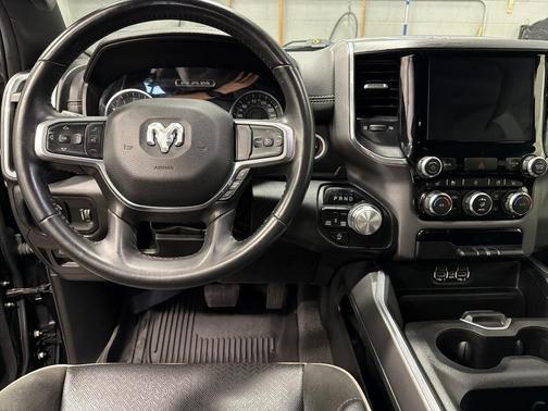 Diamond Black Crystal Pearlcoat 2023 RAM 1500 Laramie