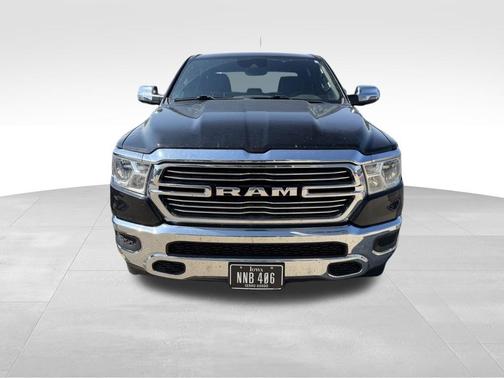 Diamond Black Crystal Pearlcoat 2023 RAM 1500 Laramie