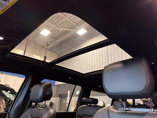 Bright White Clearcoat 2024 Jeep Wagoneer Series I 4x4
