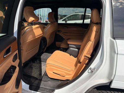 Bright White Clearcoat 2023 Jeep Grand Cherokee L Summit Reserve