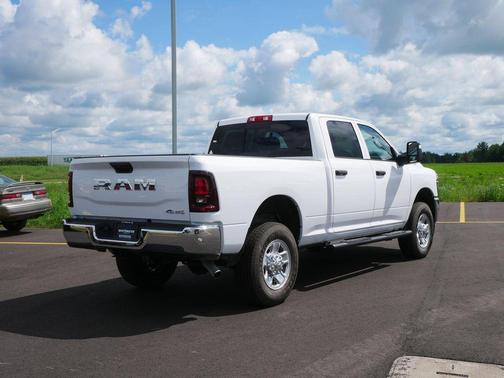 2026 RAM 2500 Tradesman Crew Cab 4x4 6'4' Box