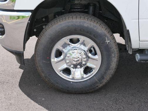 2026 RAM 2500 Tradesman Crew Cab 4x4 6'4' Box