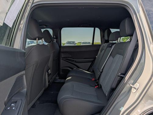 Sting-Gray Clearcoat 2026 Jeep Cherokee Laredo 4x4