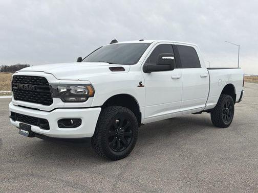 2023 RAM 2500 Big Horn Crew Cab 4x4 6'4' Box